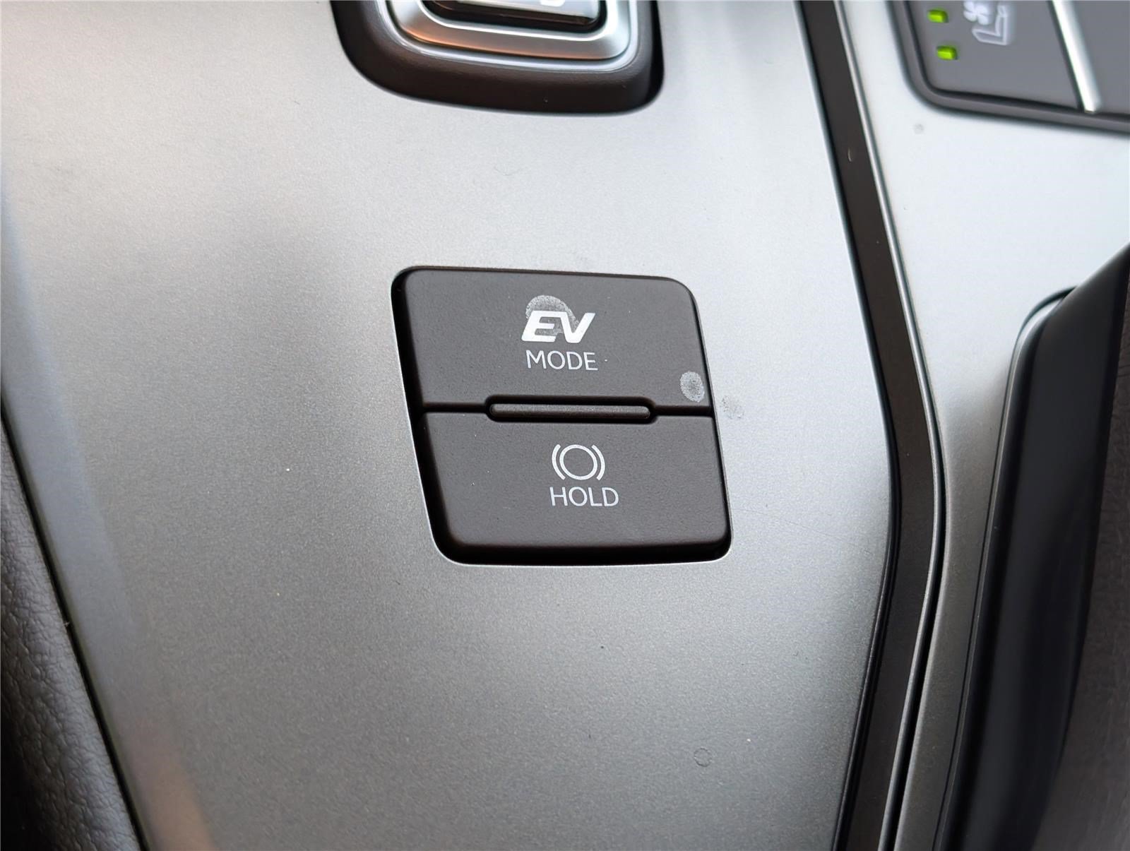 New 2026 Lexus UX 300h AWD image 23