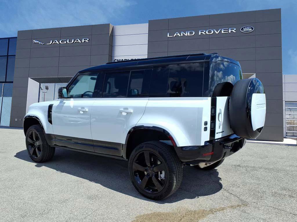 Used 2026 Land Rover Defender 110 X-Dynamic SE AWD/4WD image 3