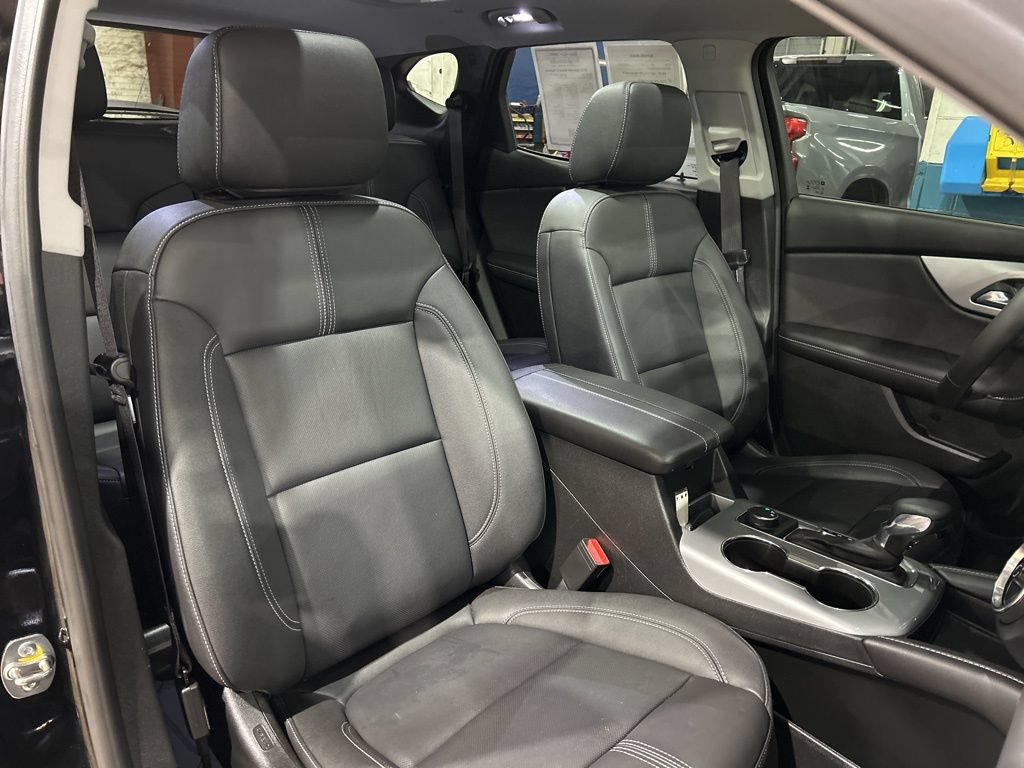 Used 2023 Chevrolet Blazer LT w/ Midnight/Sport Edition FWD image 40