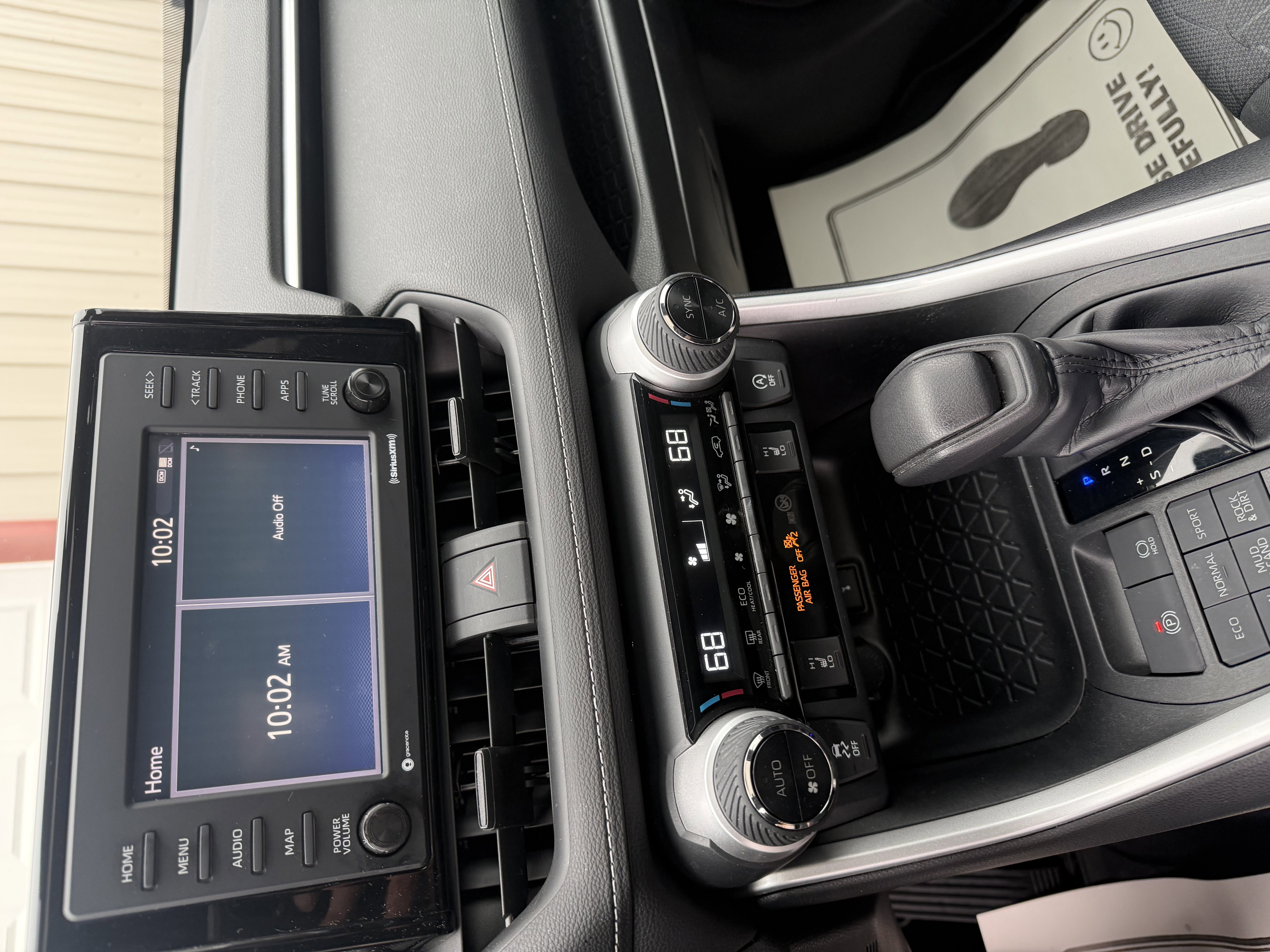 Used 2020 Toyota RAV4 XLE image 11