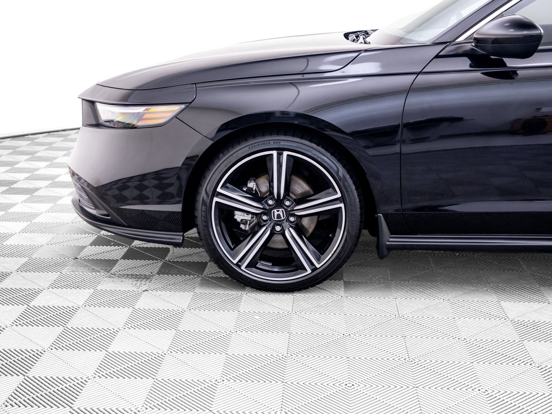 Used 2024 Honda Accord Sport image 31