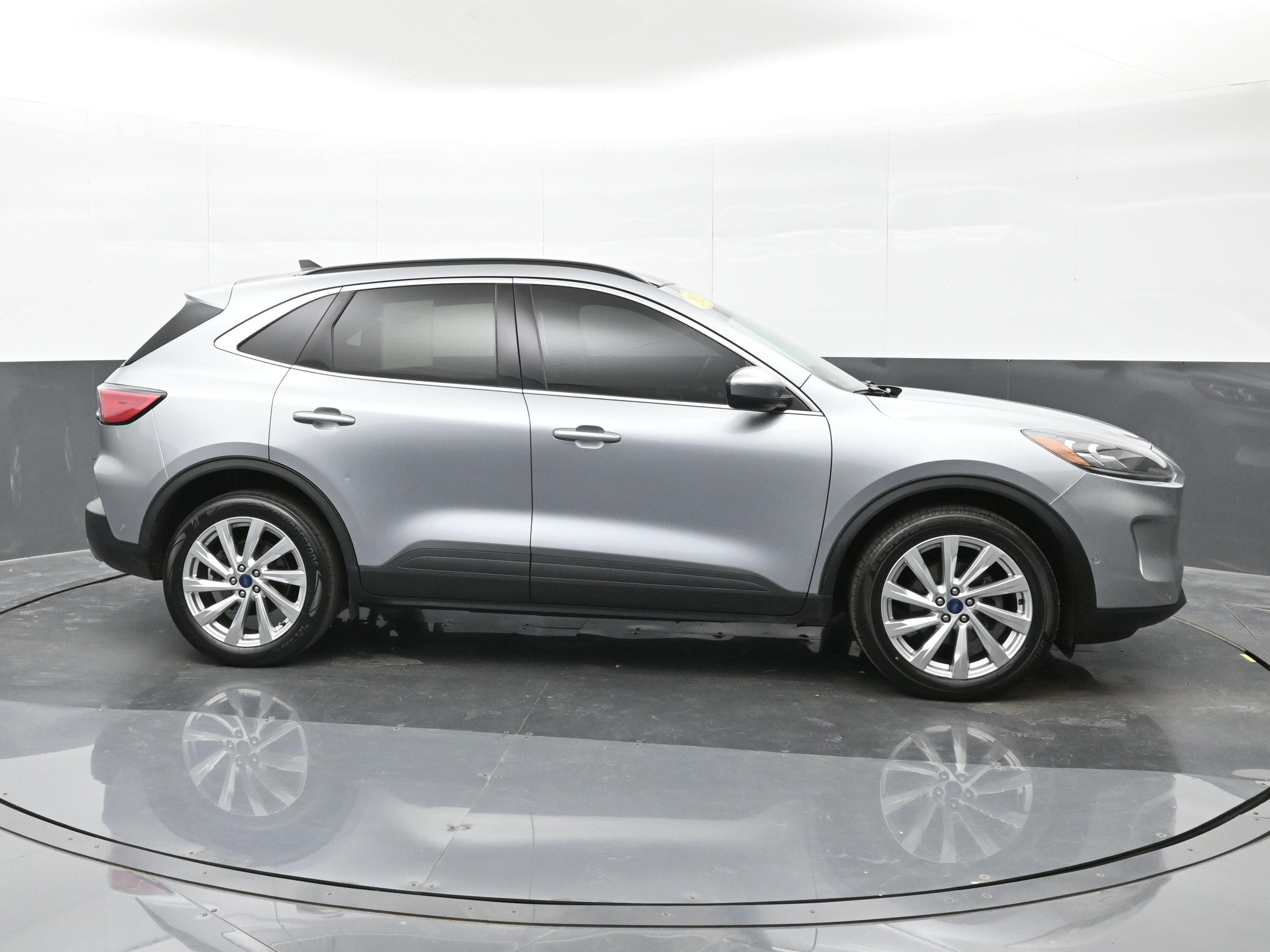 Used 2022 Ford Escape Titanium w/ Titanium Elite Package image 7