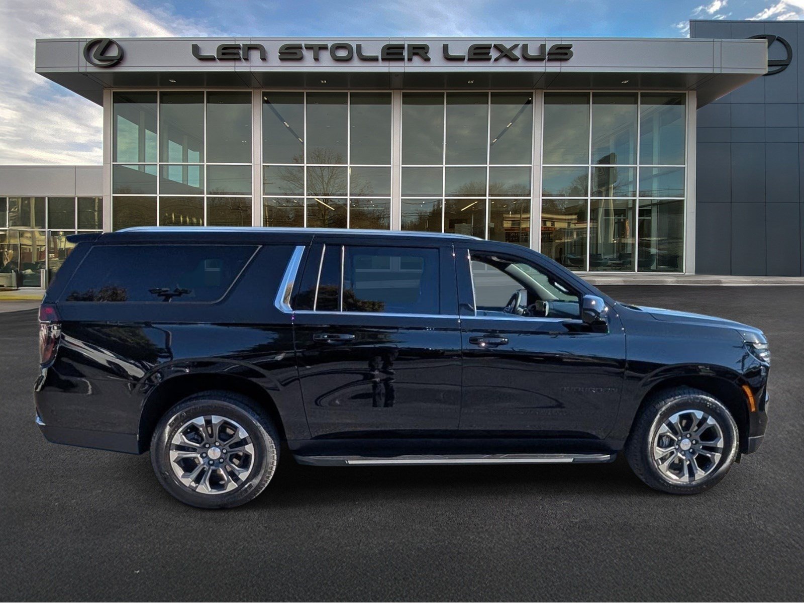 Used 2025 Chevrolet Suburban LS w/ LPO, Dark Essentials Package RWD image 2