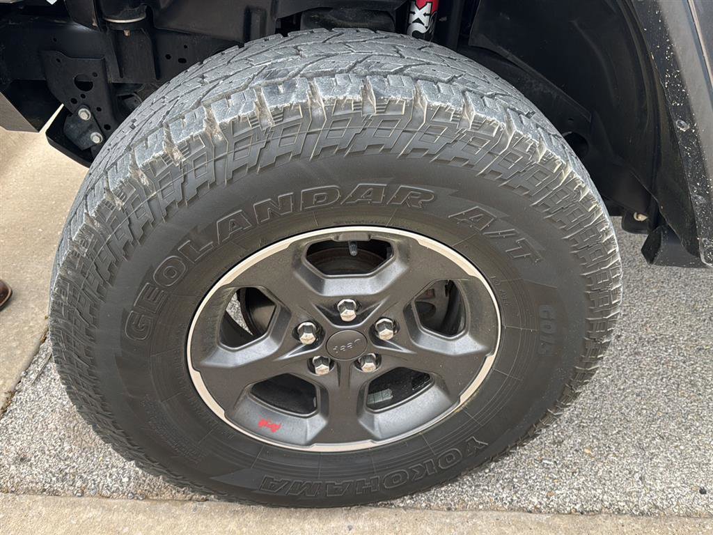 Used 2020 Jeep Gladiator Rubicon image 9