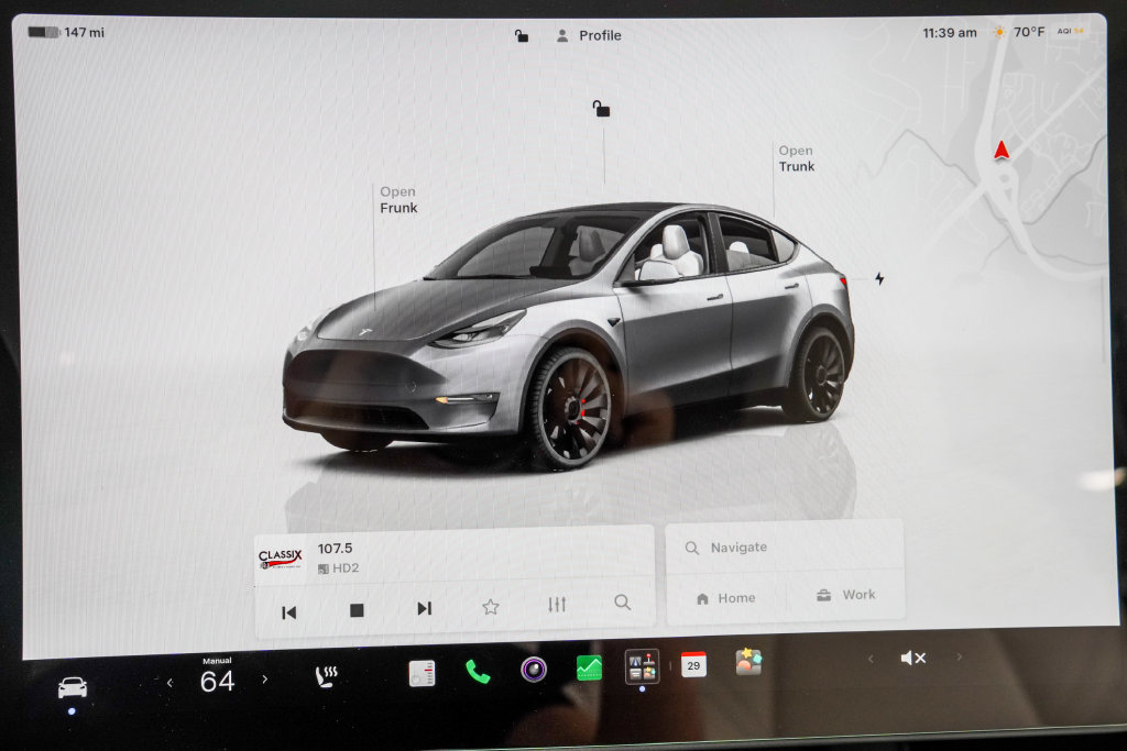 Used 2025 Tesla Model Y Performance AWD/4WD image 26