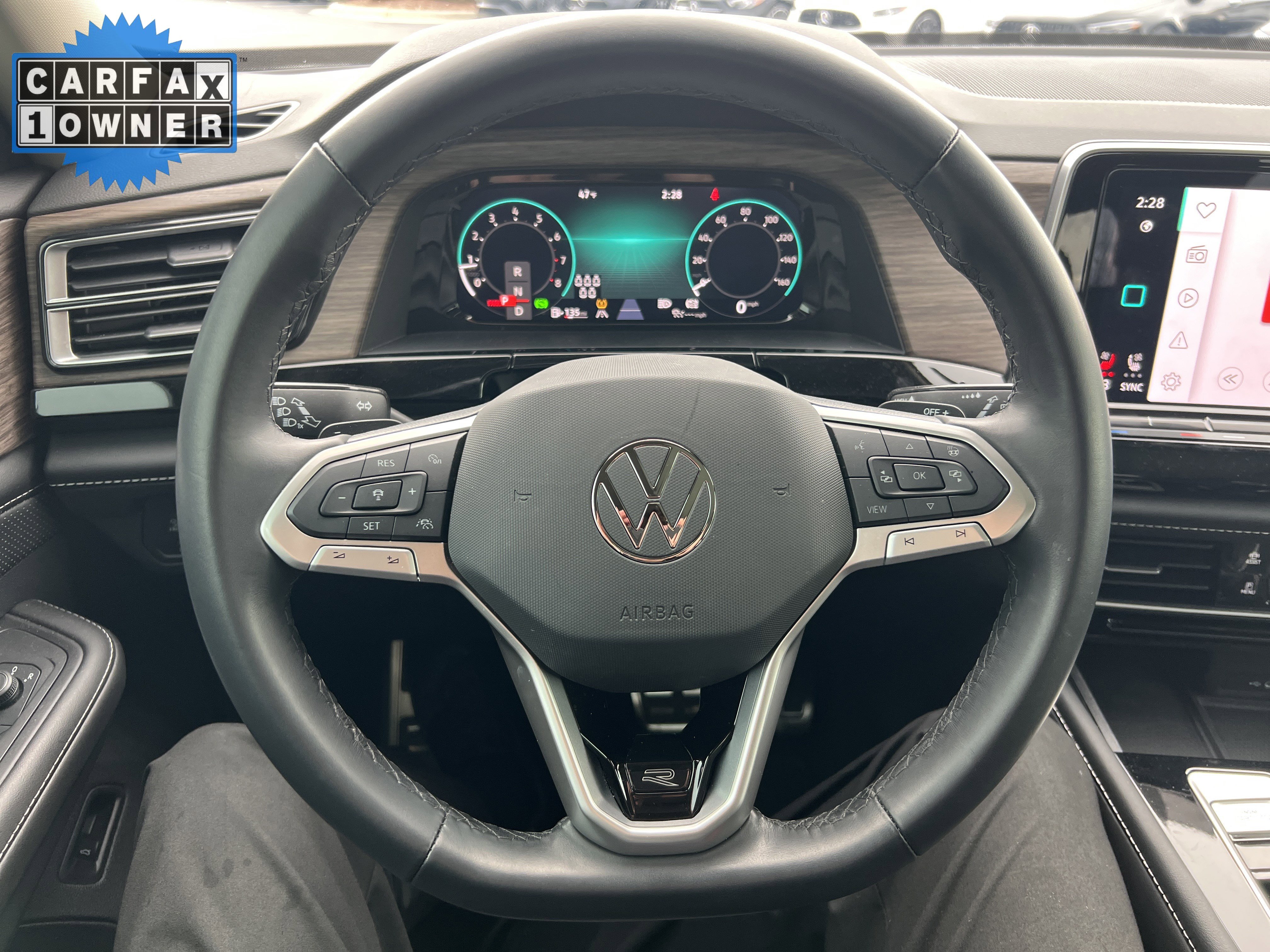 Used 2024 Volkswagen Atlas SEL Premium R-Line image 18