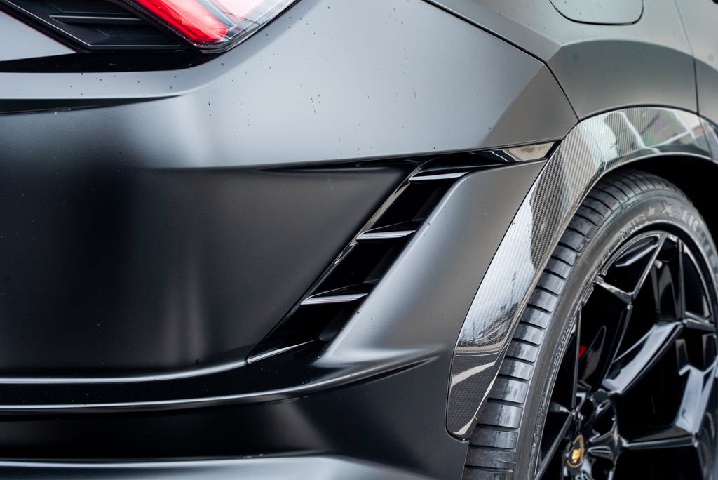 Used 2024 Lamborghini Urus Performante AWD/4WD image 17