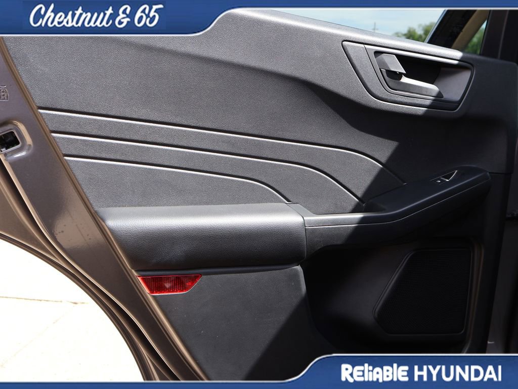 Used 2022 Ford Escape SE w/ Convenience Package image 18