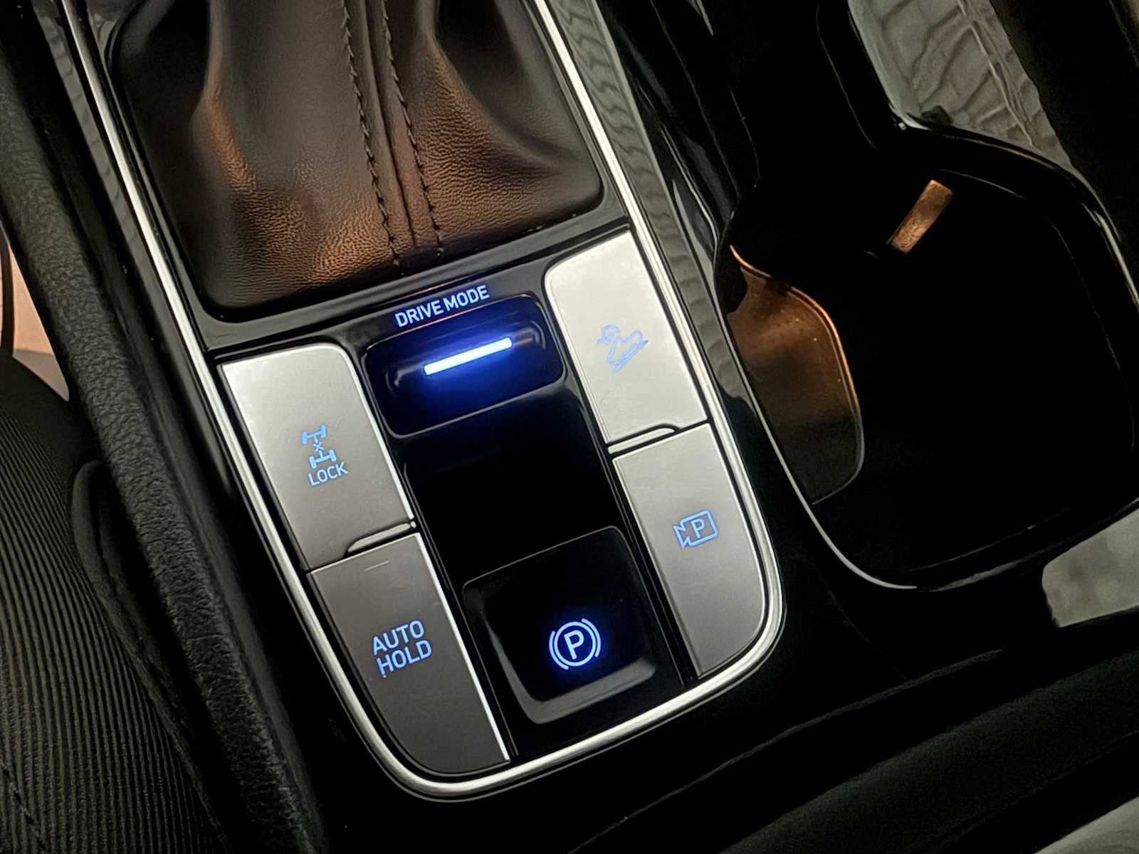 Used 2023 Hyundai Santa Cruz SE image 34