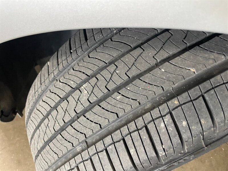 Used 2016 Ford Focus SE w/ SE Cold Weather Package FWD image 24