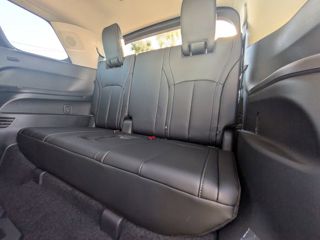 New 2026 INFINITI QX60 Luxe w/ Cargo Package AWD/4WD image 14