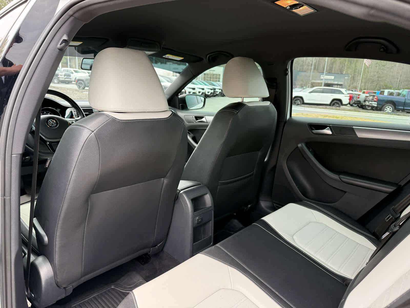 Used 2016 Volkswagen Jetta Sport image 27