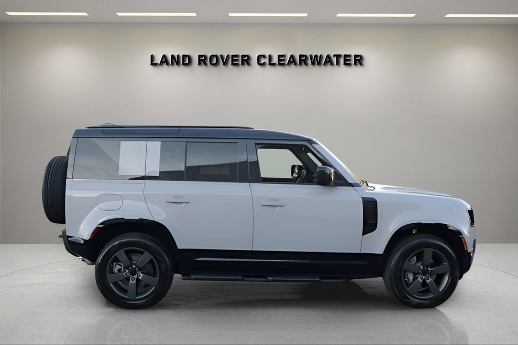 Used 2026 Land Rover Defender 110 X-Dynamic SE AWD/4WD image 6