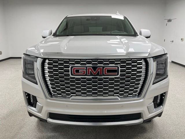 Used 2024 GMC Yukon XL Denali w/ Advanced Technology Package AWD/4WD image 3