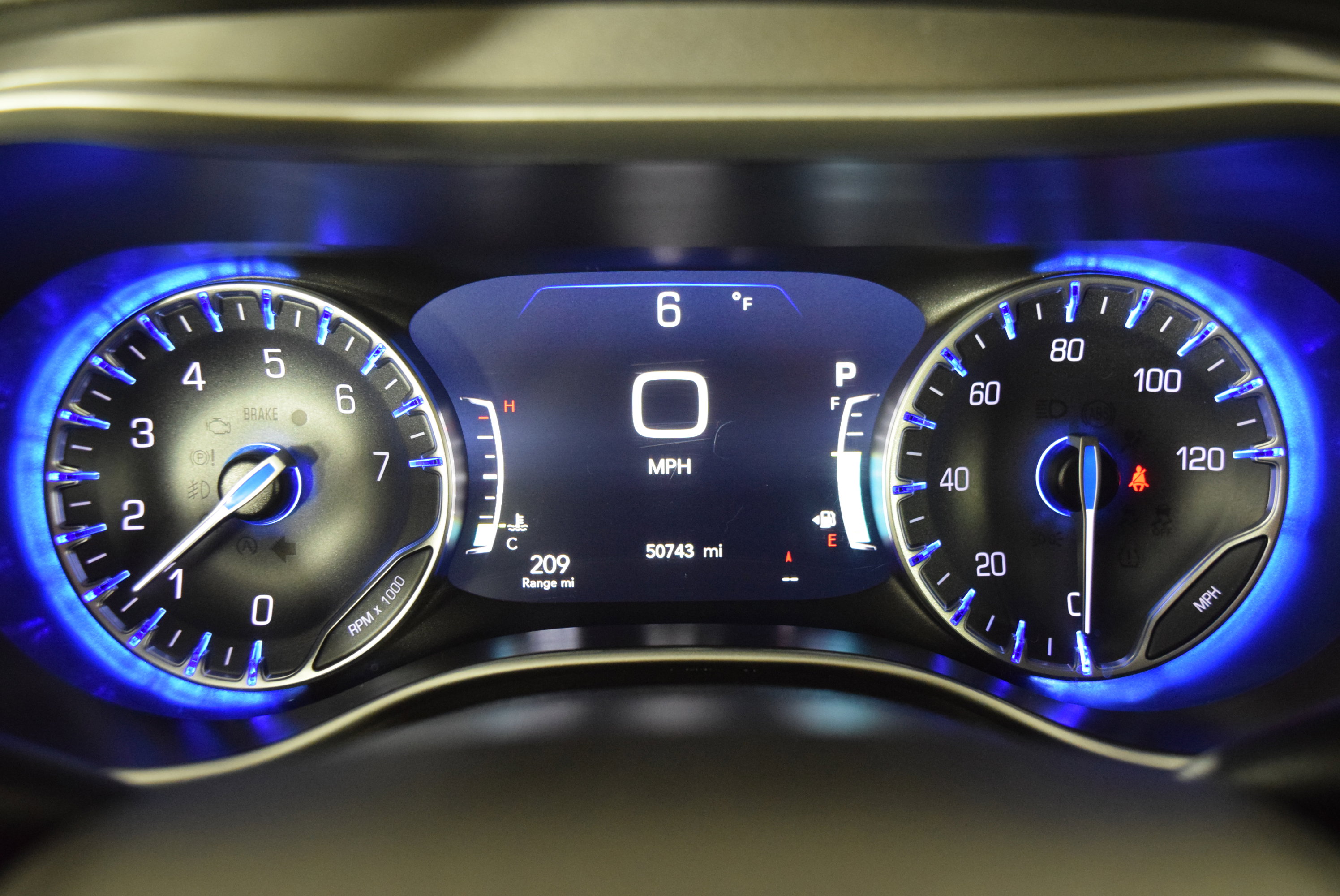 Used 2024 Chrysler Pacifica Touring-L image 12