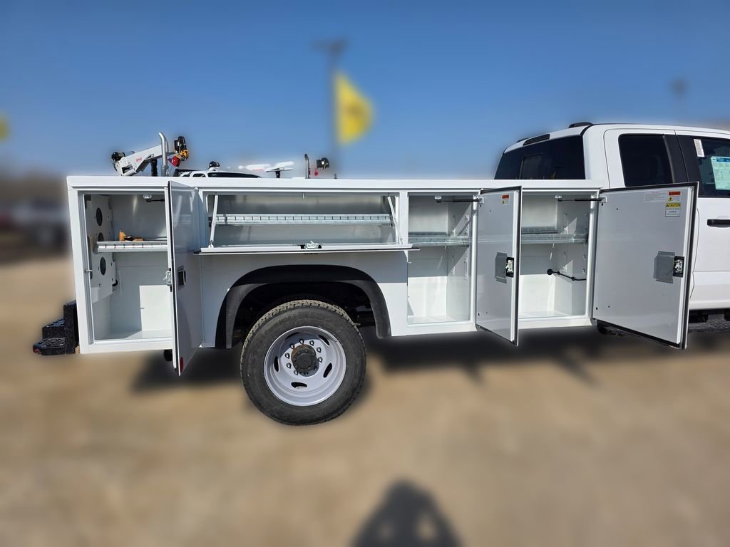 New 2026 Ford F550 4x4 Supercab Super Duty image 11