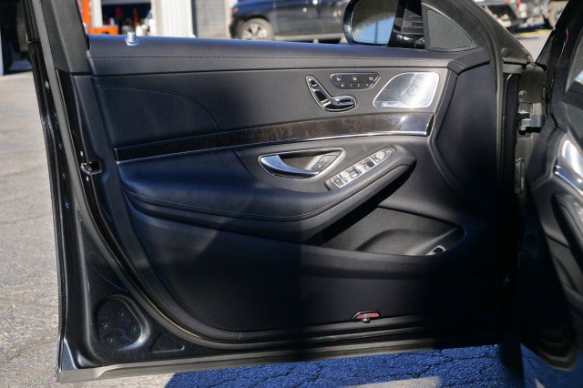 Used 2017 Mercedes-Benz S 550 4MATIC Sedan image 34