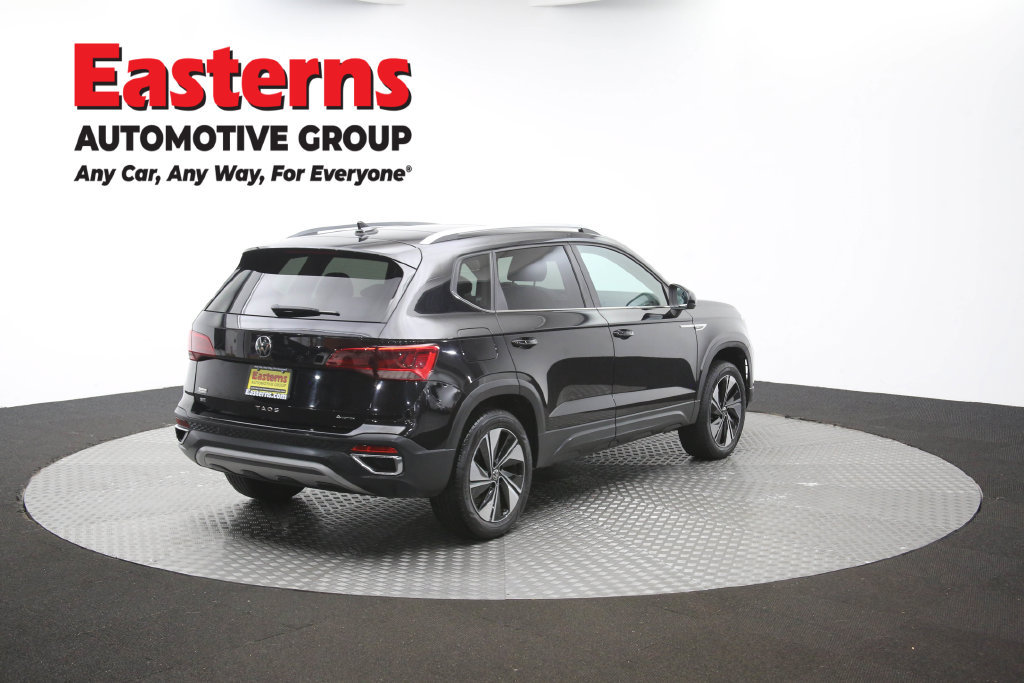Used 2024 Volkswagen Taos SE AWD/4WD image 39