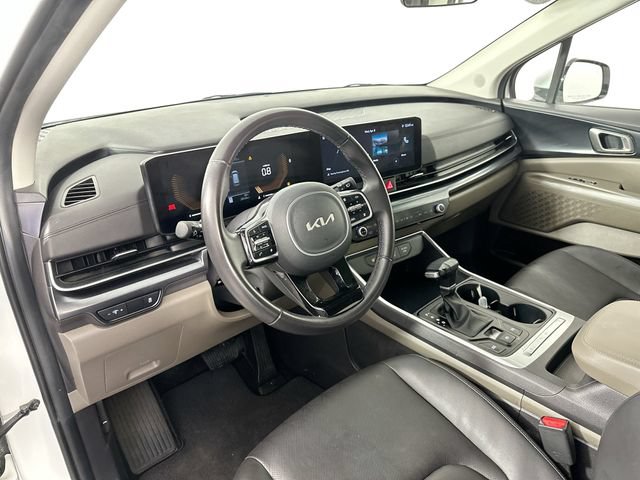 Used 2025 Kia Carnival FWD image 20