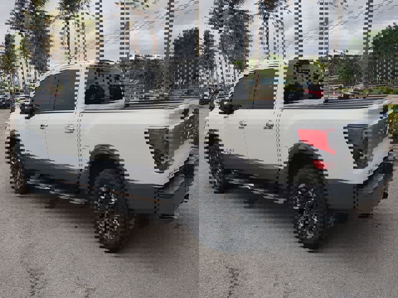 Used 2024 Nissan Titan Platinum Reserve w/ Moonroof Package image 7