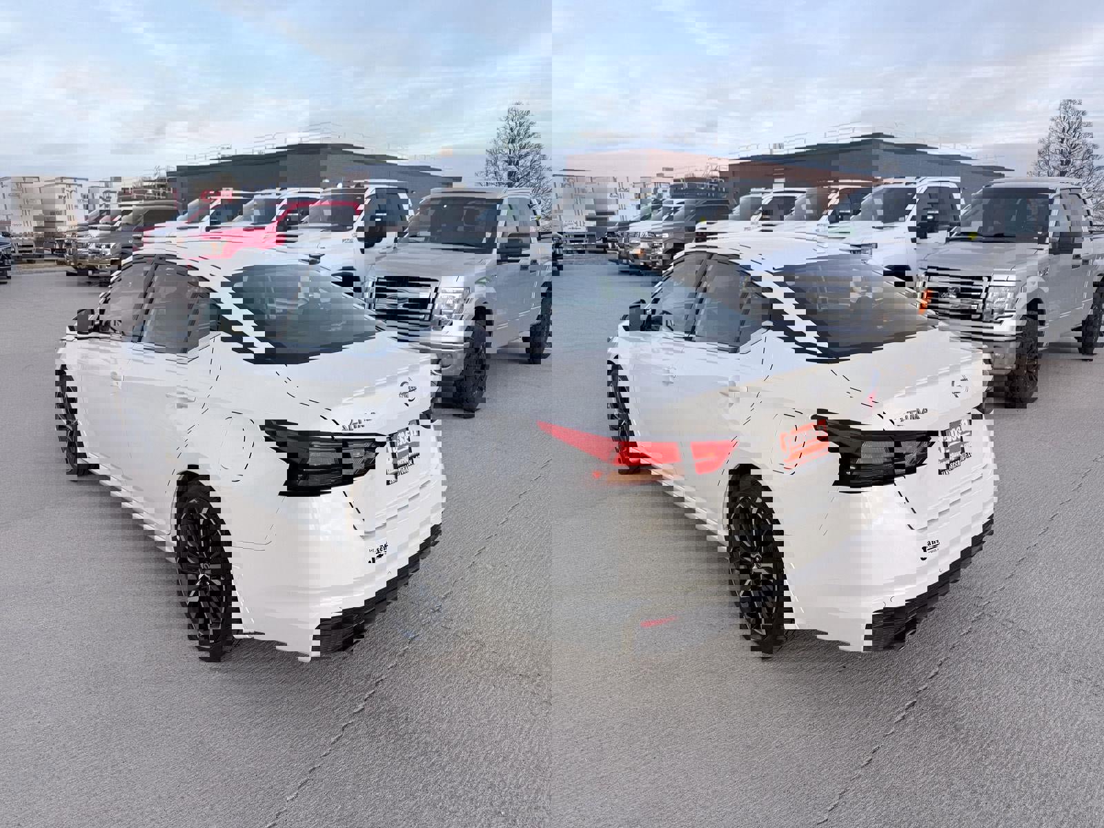 Used 2024 Nissan Altima 2.5 SR image 8