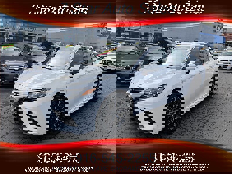 Used 2018 Toyota Camry SE image 3