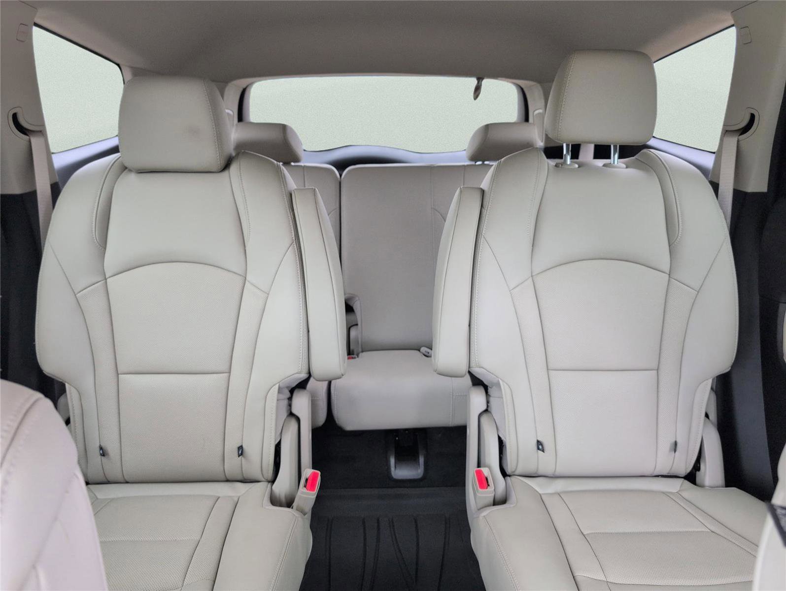 Used 2021 Buick Enclave Essence w/ Sound and Sites Package image 31