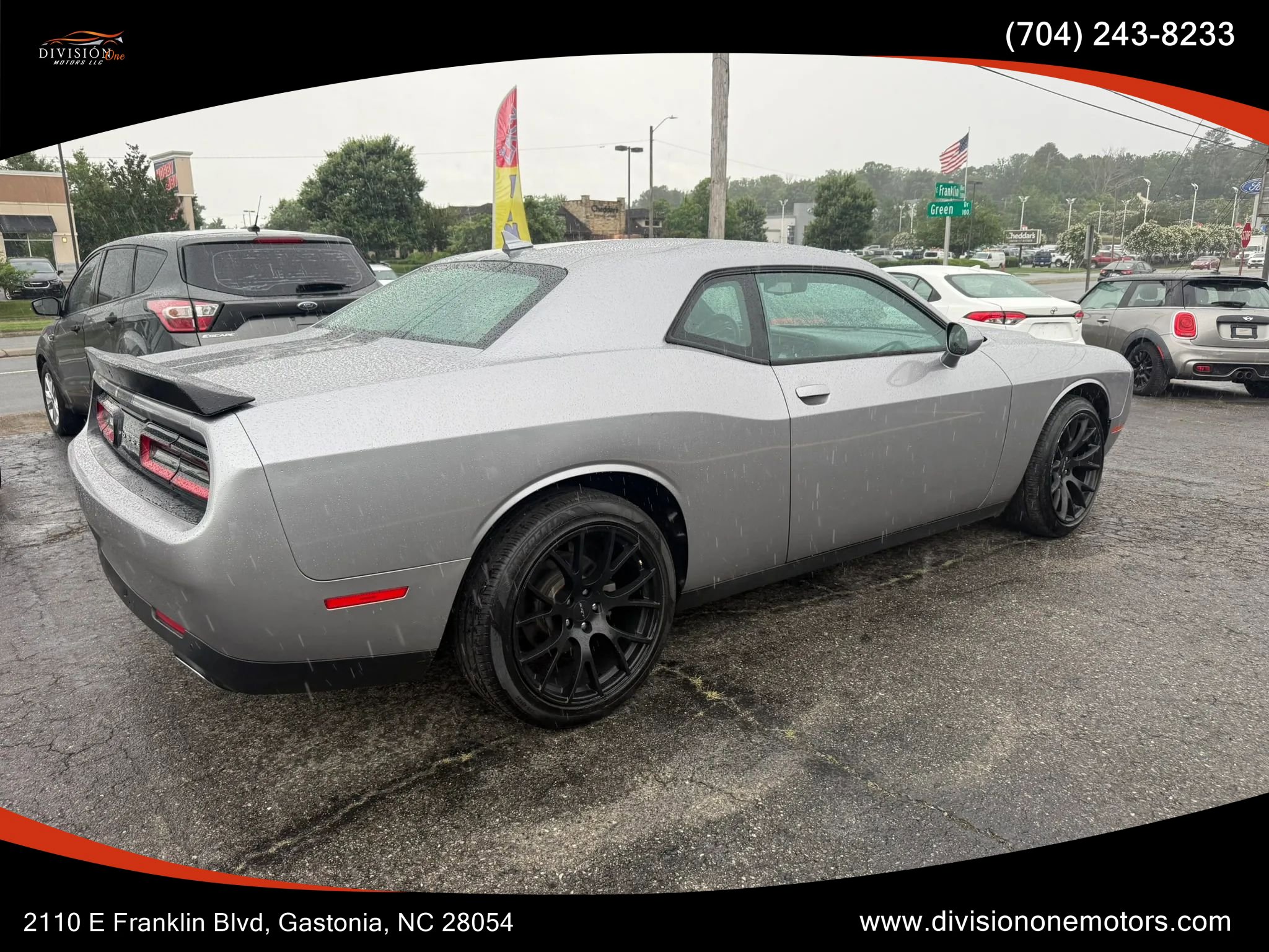 Used 2017 Dodge Challenger SXT Plus RWD image 4