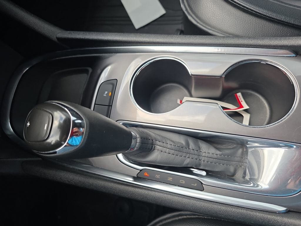 Used 2020 Chevrolet Malibu LT FWD image 20