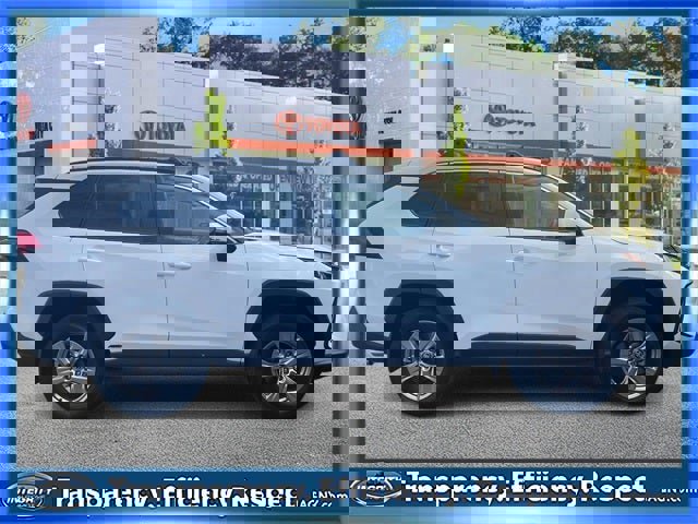 Used 2023 Toyota RAV4 XLE image 5