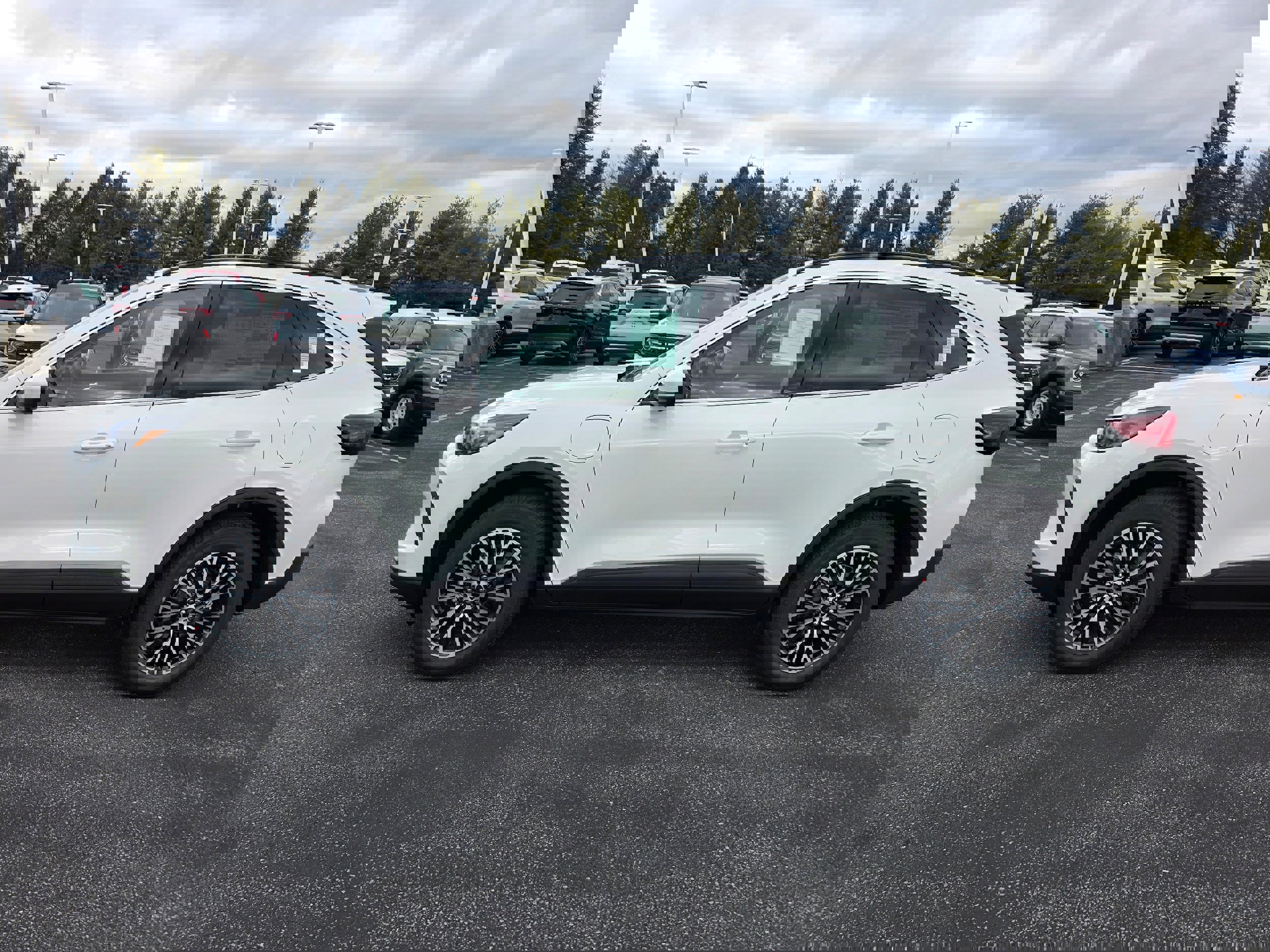 New 2026 Ford Escape SE w/ PHEV Premium Package image 9