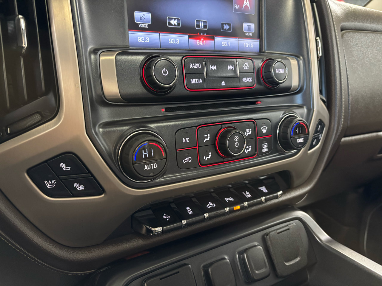 Used 2015 GMC Sierra 3500 Denali w/ Duramax Plus Package image 29