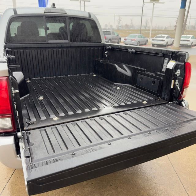 Used 2022 Toyota Tacoma SR image 13