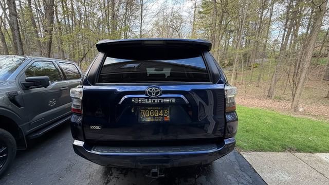 Used 2021 Toyota 4Runner SR5 Premium w/ Moonroof Package AWD/4WD image 8