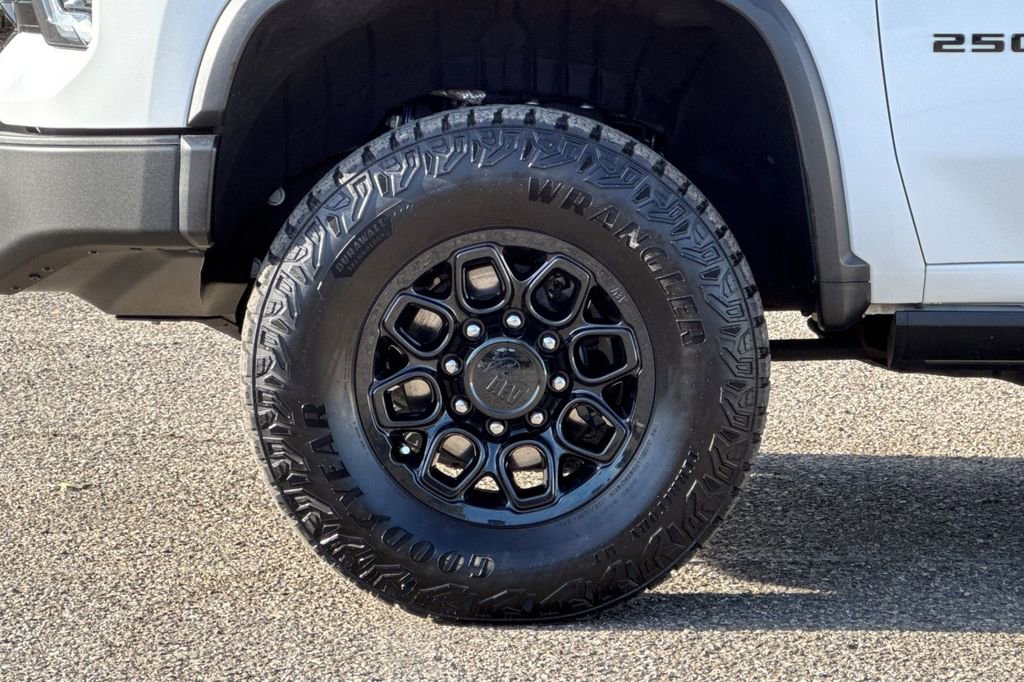 Certified 2024 Chevrolet Silverado 2500 ZR2 w/ ZR2 Bison Edition image 33