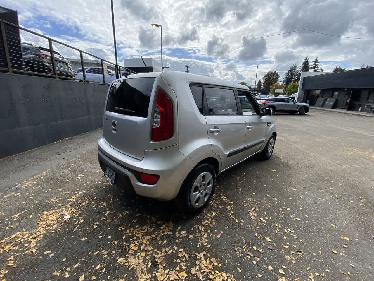 Used 2012 Kia Soul FWD image 6
