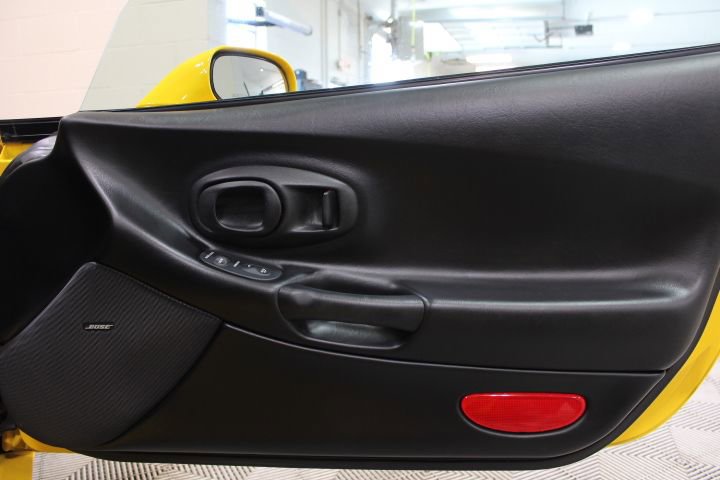 Used 2002 Chevrolet Corvette Z06 w/ Memory Pkg RWD image 17