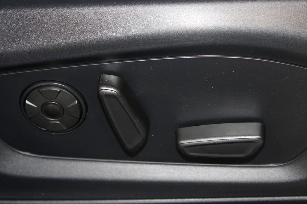 New 2026 Ford Explorer Platinum image 28