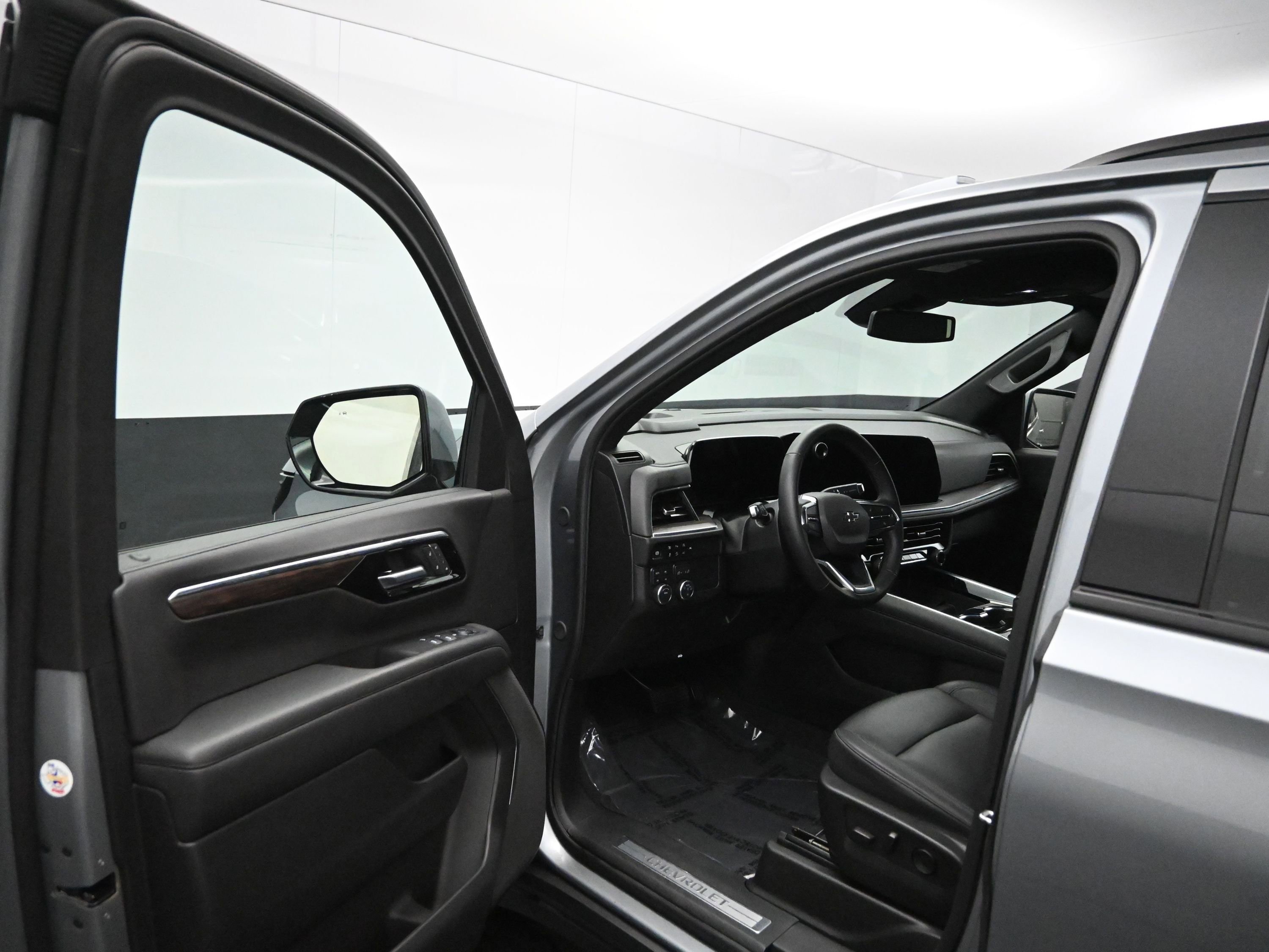 Certified 2025 Chevrolet Tahoe Z71 image 17