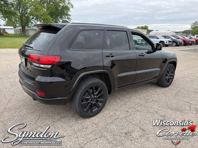 Used 2018 Jeep Grand Cherokee Altitude AWD/4WD image 4