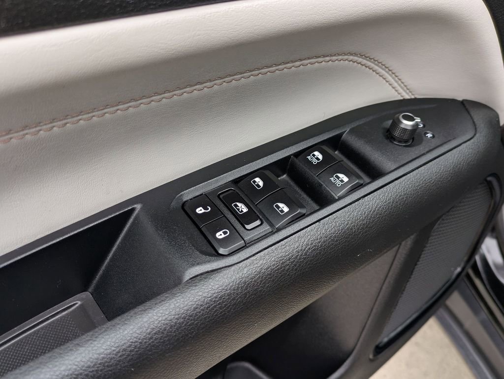Used 2025 Jeep Compass Limited AWD/4WD image 15
