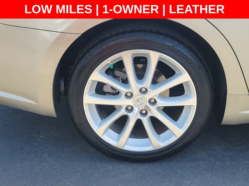 Used 2015 Toyota Avalon Limited FWD image 10