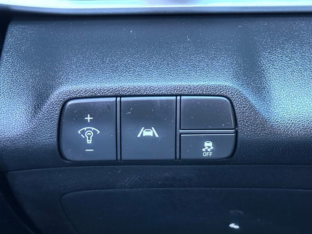 Used 2021 Hyundai Elantra SEL w/ Convenience + Premium Package image 32