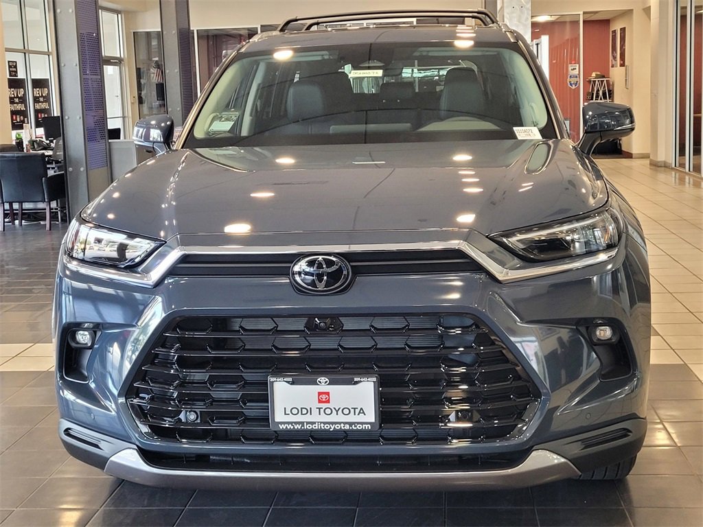 New 2025 Toyota Grand Highlander AWD image 2