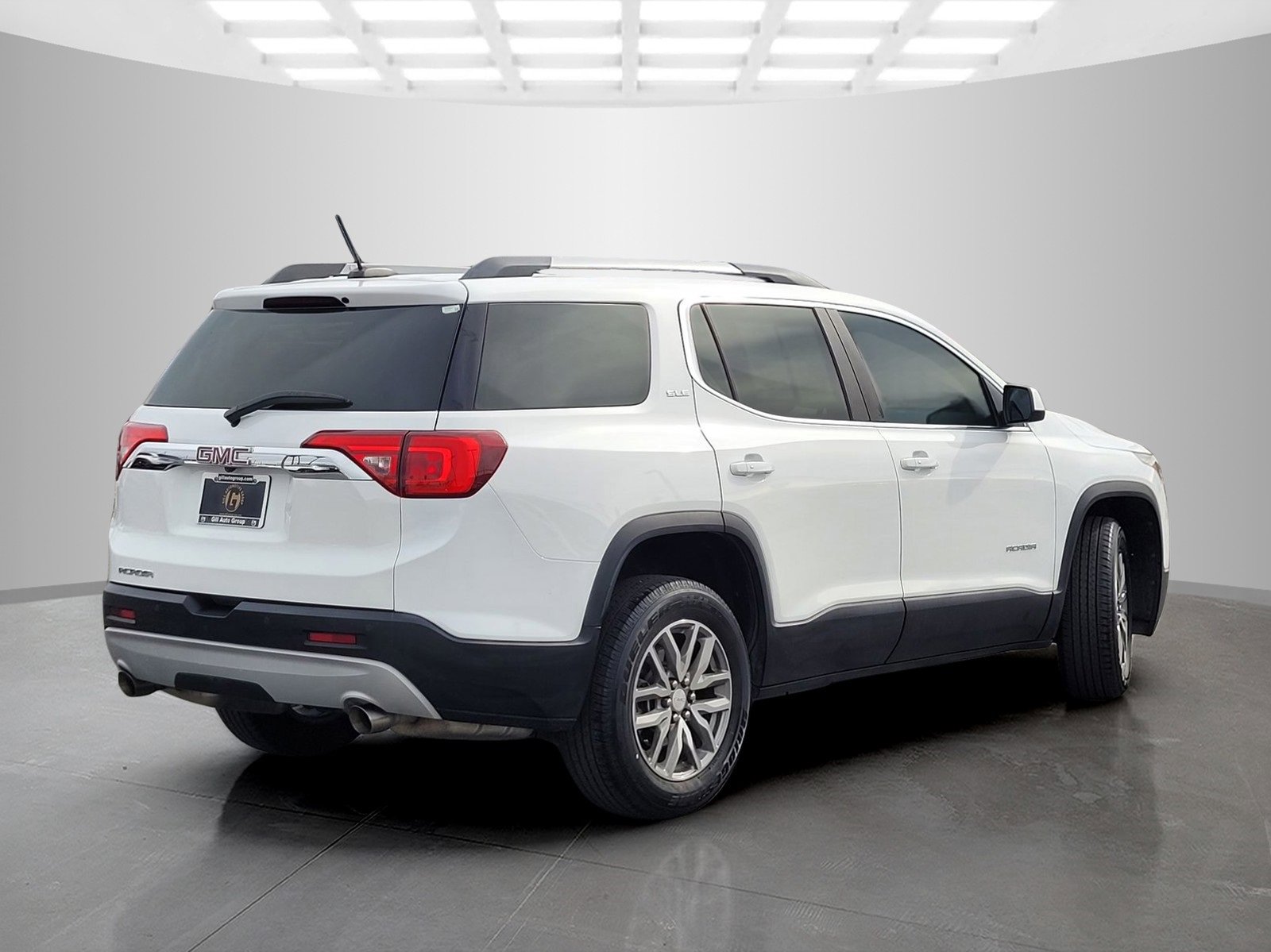 Used 2019 GMC Acadia SLE w/ Driver Alert Package I image 4