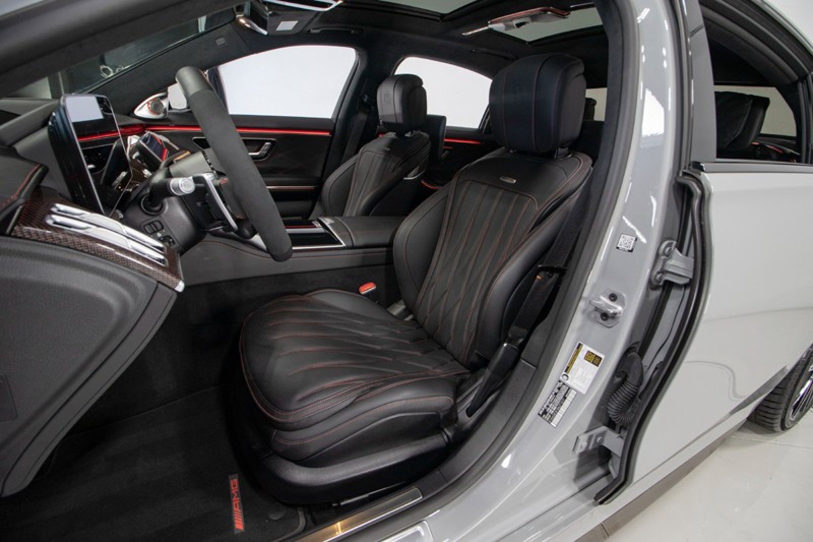 Used 2024 Mercedes-Benz S 63 AMG S image 38