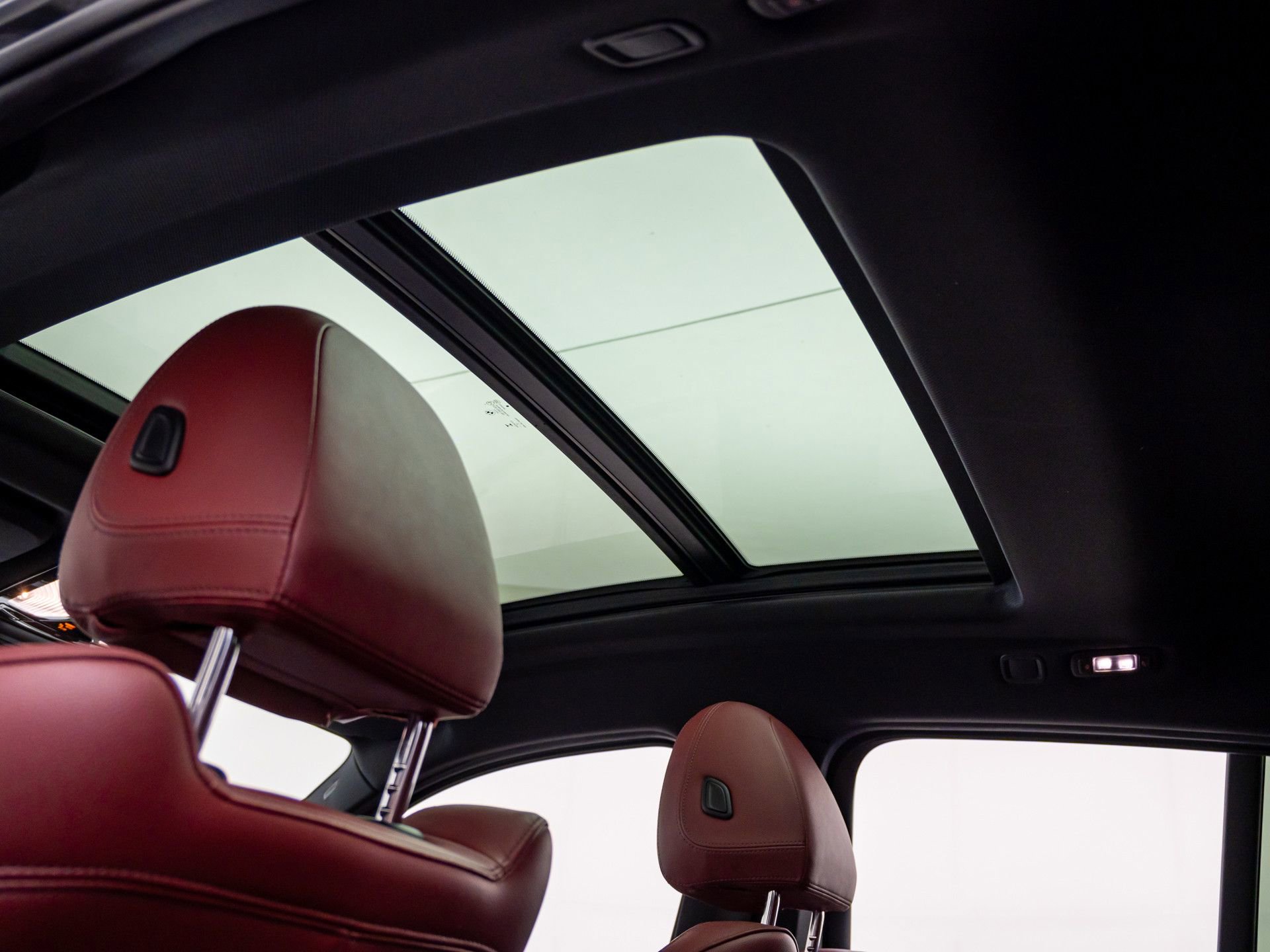 Used 2020 BMW X4 xDrive30i w/ M Sport Package 2 image 16