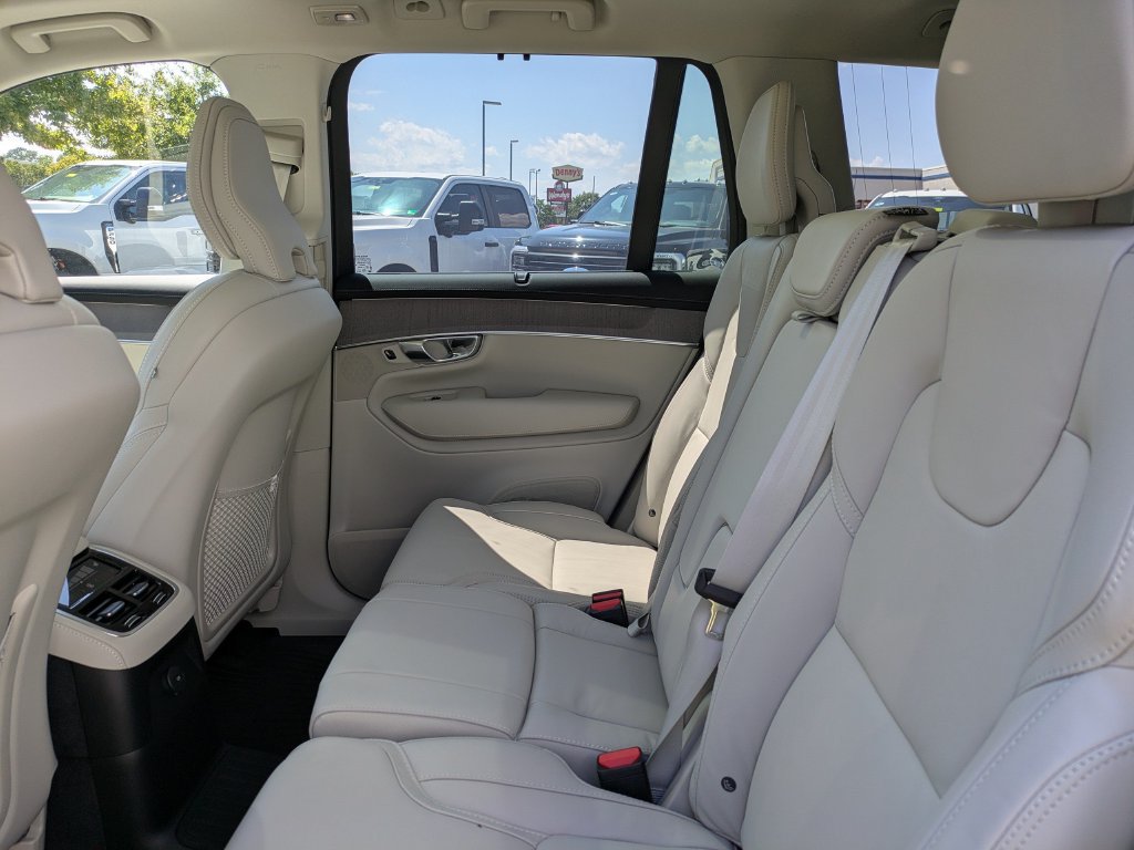 New 2026 Volvo XC90 T8 Ultra w/ Protection Package Premier AWD/4WD image 14