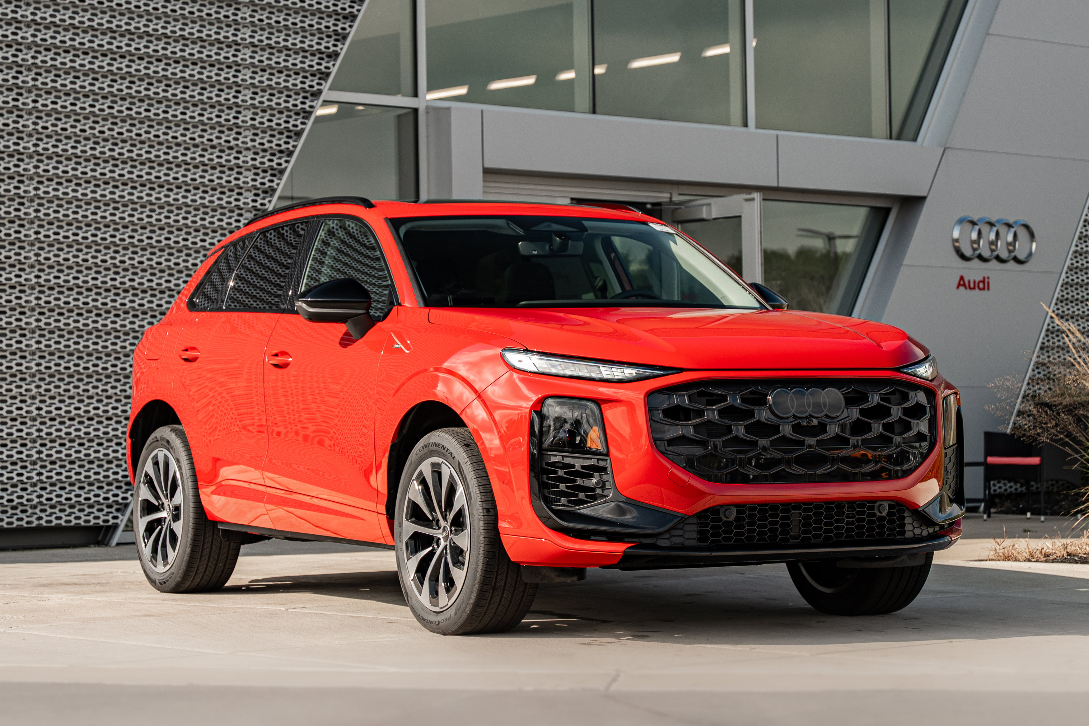New 2026 Audi Q3 quattro 2.0T AWD/4WD image 1