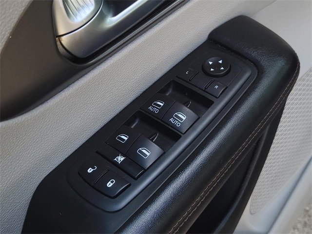 Used 2020 Chrysler Pacifica Touring-L w/ Advanced Safetytec Group image 19